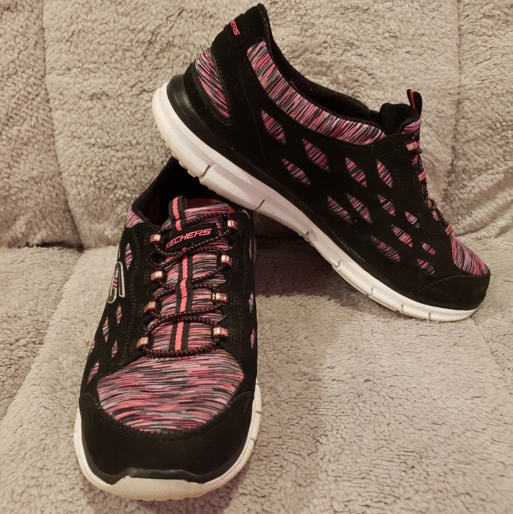Skechers Women's Black and Pink Sneakers Size 8.5